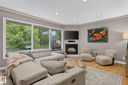 9436 77 Street, Edmonton, AB 