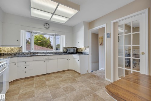 9608 67A Street, Edmonton, AB 