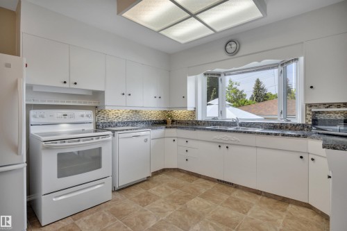 9608 67A Street, Edmonton, AB 