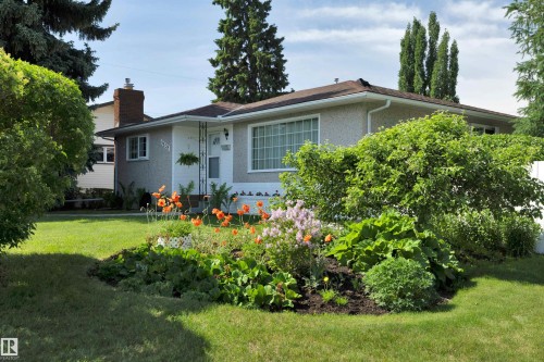 9608 67A Street, Edmonton, AB 