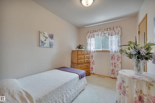 9608 67A Street, Edmonton, AB 