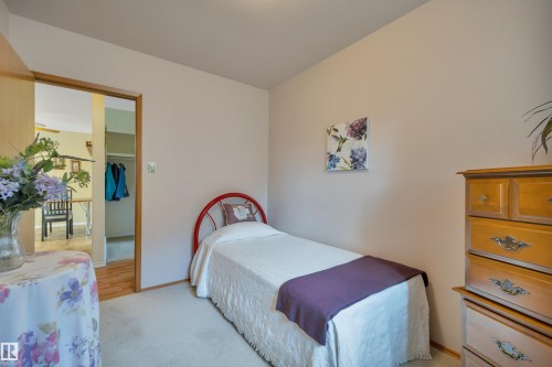 9608 67A Street, Edmonton, AB 