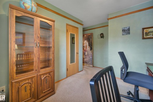 9608 67A Street, Edmonton, AB 