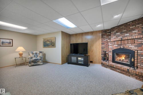 9608 67A Street, Edmonton, AB 
