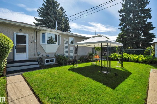 9608 67A Street, Edmonton, AB 