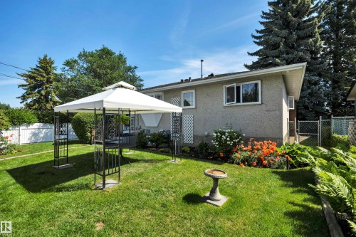9608 67A Street, Edmonton, AB 