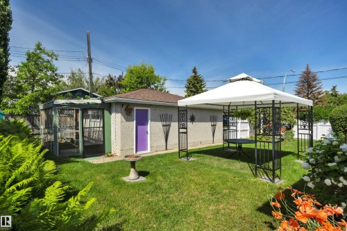 9608 67A Street, Edmonton, AB 