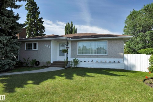 9608 67A Street, Edmonton, AB 
