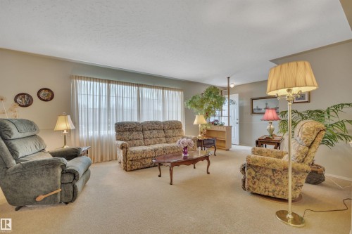 9608 67A Street, Edmonton, AB 