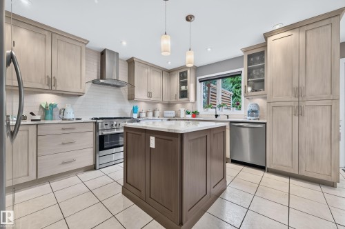15827 67B Street Nw, Edmonton, AB 