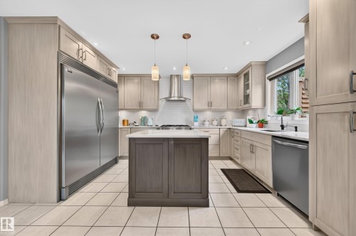 15827 67B Street Nw, Edmonton, AB 