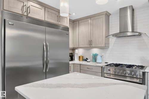 15827 67B Street Nw, Edmonton, AB 