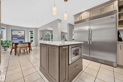 15827 67B Street Nw, Edmonton, AB 