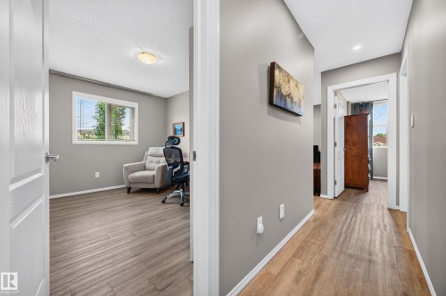 15827 67B Street Nw, Edmonton, AB 