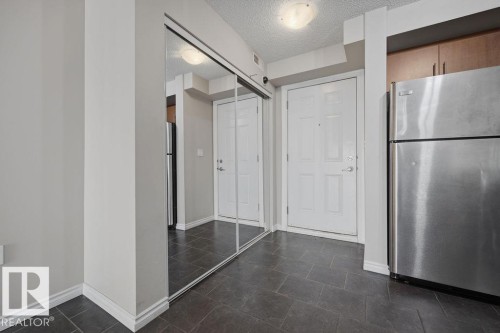 204 10118 106 Avenue, Edmonton, AB - Indoor Photo Showing Other Room