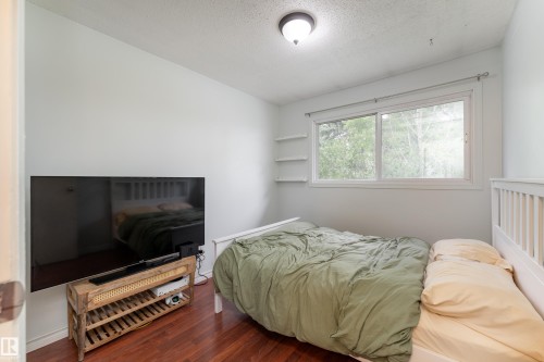 15217 54 Street, Edmonton, AB 