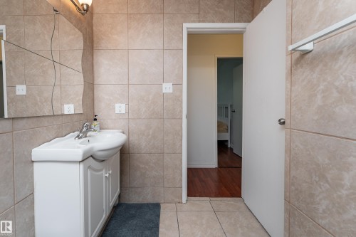 15217 54 Street, Edmonton, AB 