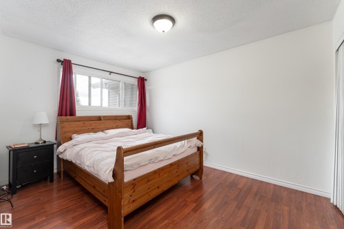 15217 54 Street, Edmonton, AB 