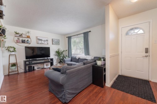 15217 54 Street, Edmonton, AB 