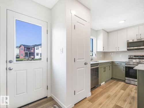 1173 Aster Boulevard, Edmonton, AB 