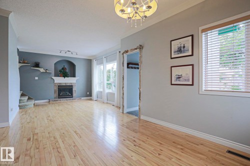 1712 Tomlinson Common, Edmonton, AB 
