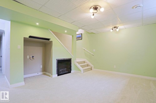 1712 Tomlinson Common, Edmonton, AB 