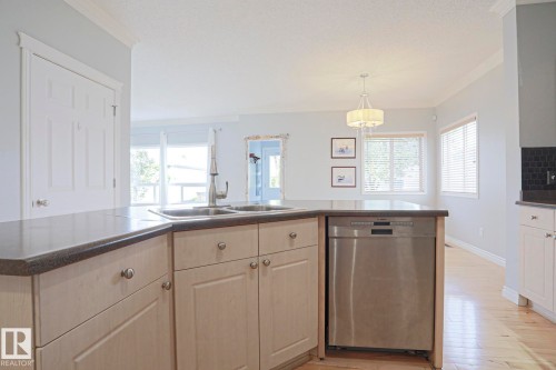 1712 Tomlinson Common, Edmonton, AB 