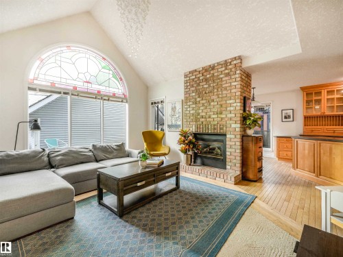 9508 100A Street, Edmonton, AB 