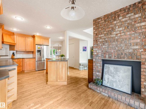 9508 100A Street, Edmonton, AB 