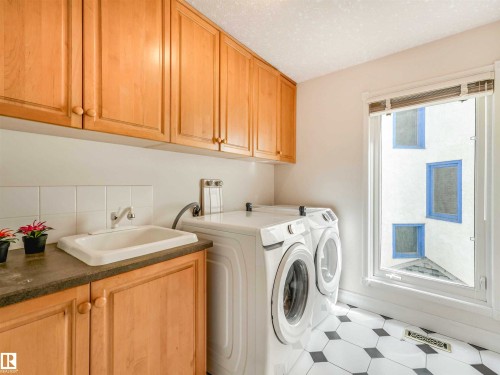 9508 100A Street, Edmonton, AB 