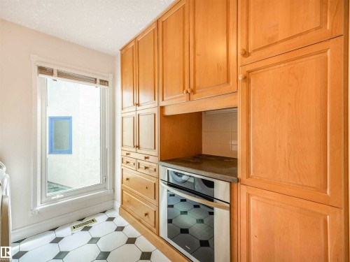 9508 100A Street, Edmonton, AB 