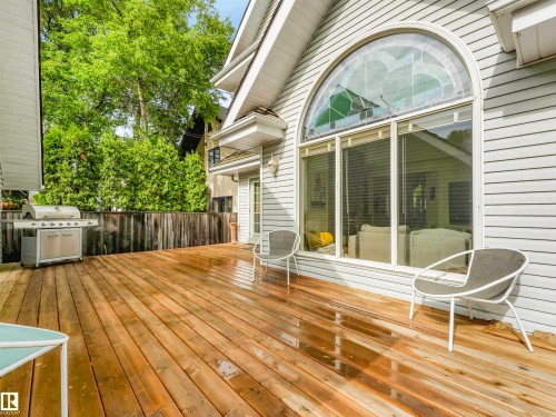 9508 100A Street, Edmonton, AB 