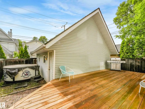 9508 100A Street, Edmonton, AB 