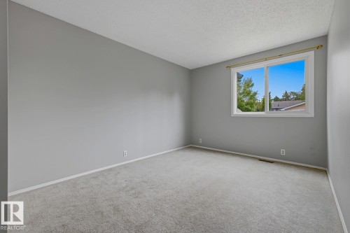 5514 93A Avenue, Edmonton, AB 