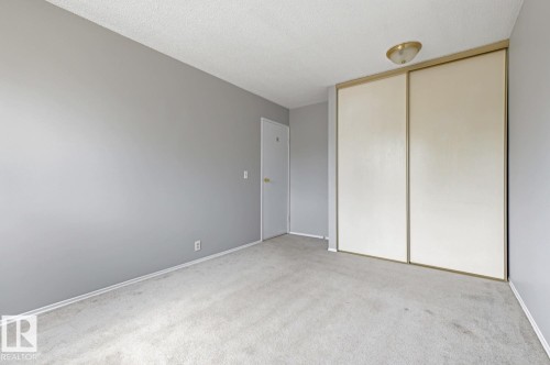 5514 93A Avenue, Edmonton, AB 