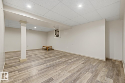 5514 93A Avenue, Edmonton, AB 