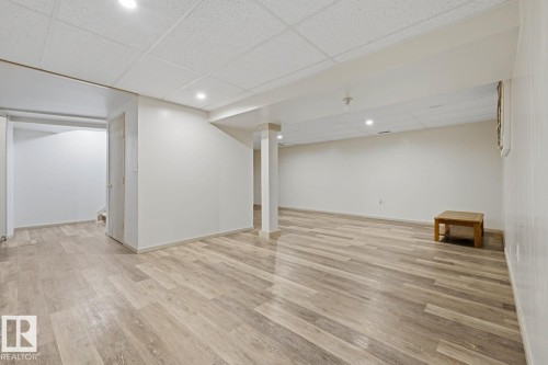5514 93A Avenue, Edmonton, AB 