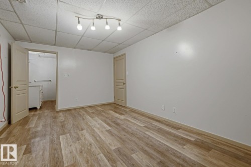 5514 93A Avenue, Edmonton, AB 