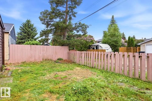 5514 93A Avenue, Edmonton, AB 