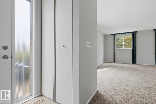 5514 93A Avenue, Edmonton, AB 