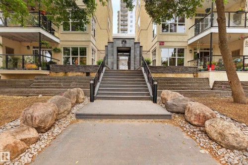 109 9828 112 Street  Edmonton, AB T5K 1L4