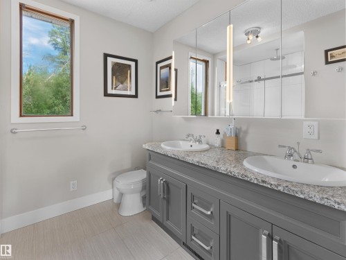 7624 92 Avenue, Edmonton, AB 