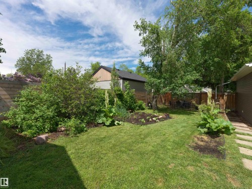 7624 92 Avenue, Edmonton, AB 