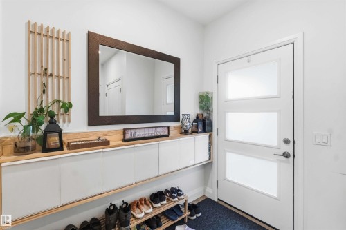 Interior entry - 9323 223 Street, Edmonton, AB 