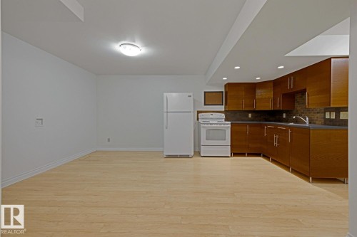 10728 71 Avenue, Edmonton, AB 