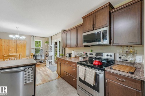 #31 56110 Rge Road 13, Rural Lac Ste. Anne County, AB - Indoor Photo Showing Kitchen