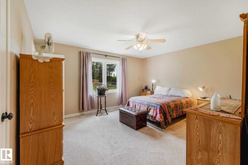 #31 56110 Rge Road 13, Rural Lac Ste. Anne County, AB - Indoor Photo Showing Bedroom