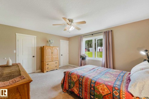 #31 56110 Rge Road 13, Rural Lac Ste. Anne County, AB - Indoor Photo Showing Bedroom