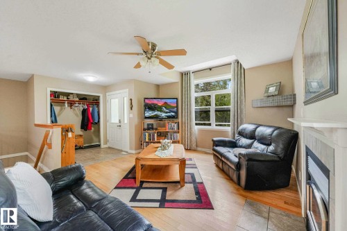 #31 56110 Rge Road 13, Rural Lac Ste. Anne County, AB - Indoor Photo Showing Living Room