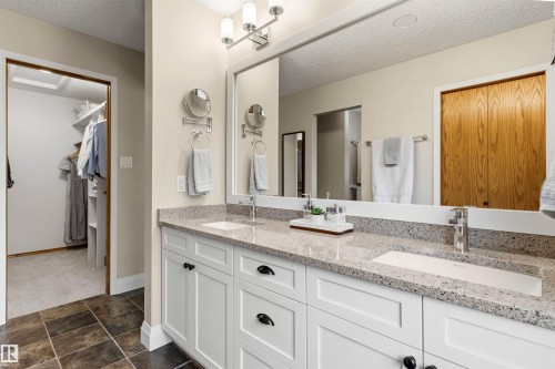 Bathroom - 624 Butchart Wynd, Edmonton, AB 